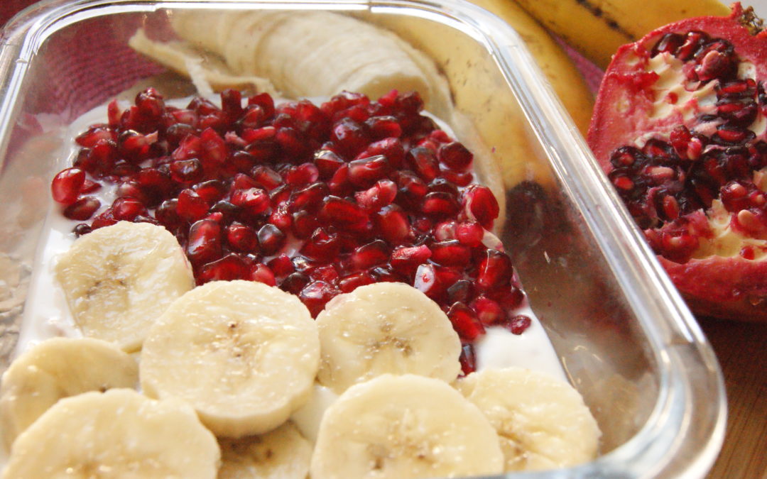 Owsianka z bananem i granatem